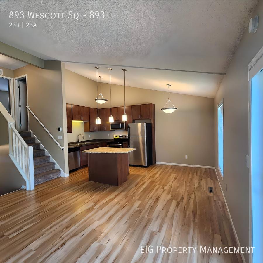 Townhouse for rent at 893 Wescott Square #893, Saint Paul, MN 55123