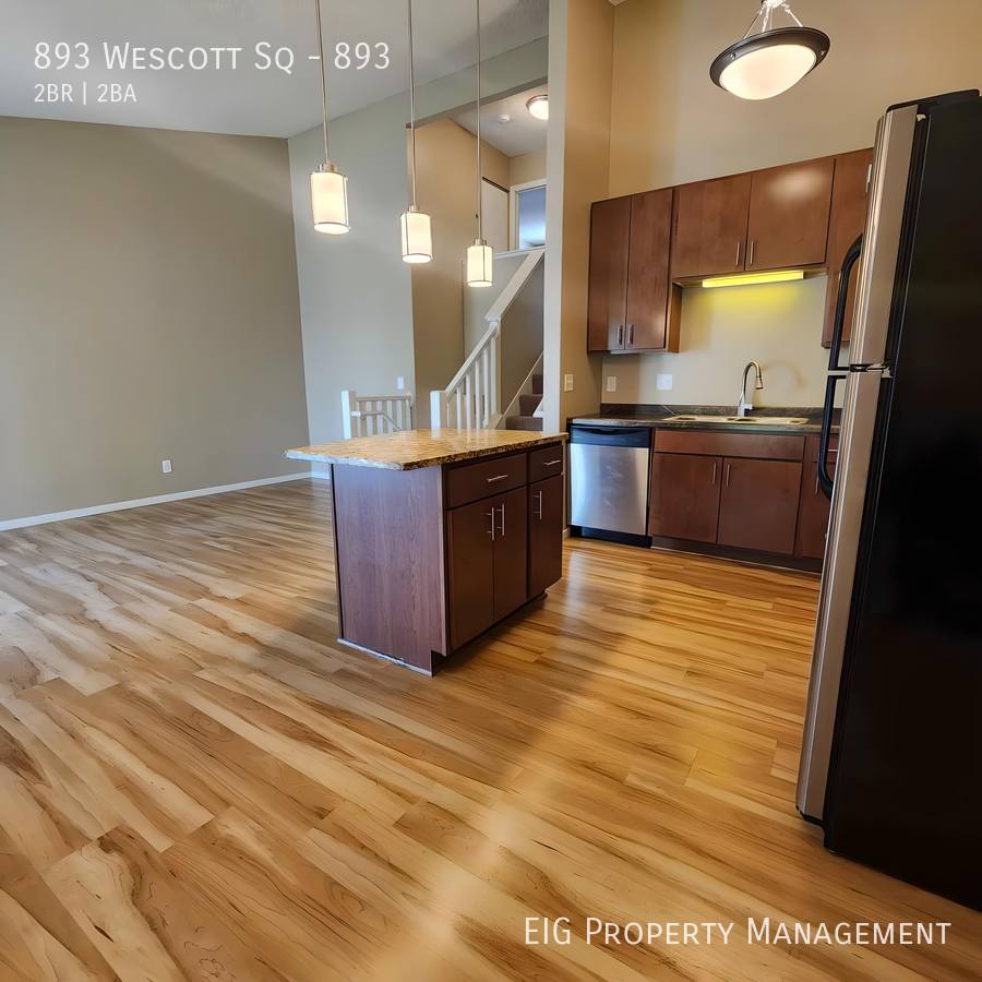 Townhouse for rent at 893 Wescott Square #893, Saint Paul, MN 55123