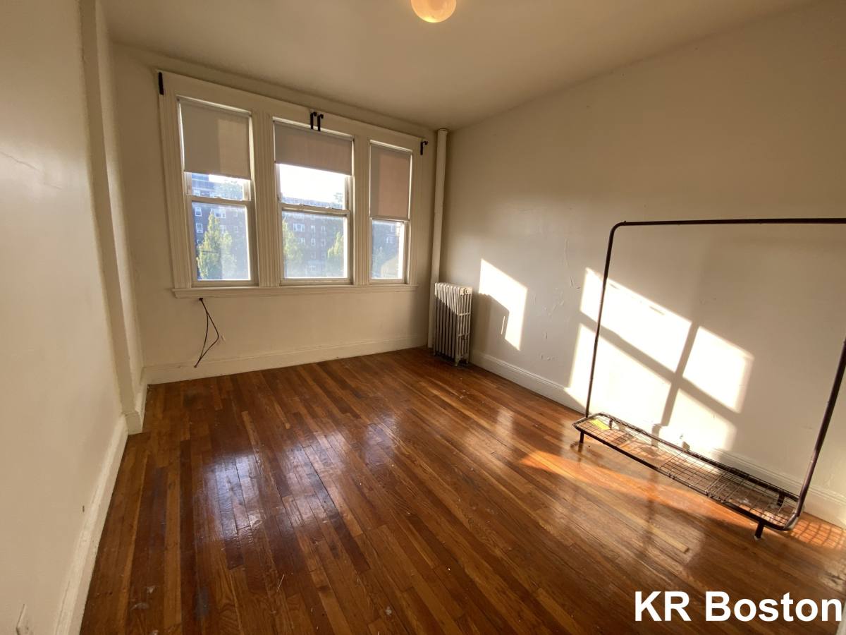 Apartment for rent at 1626 Commonwealth Ave #8, Brighton, MA 02135