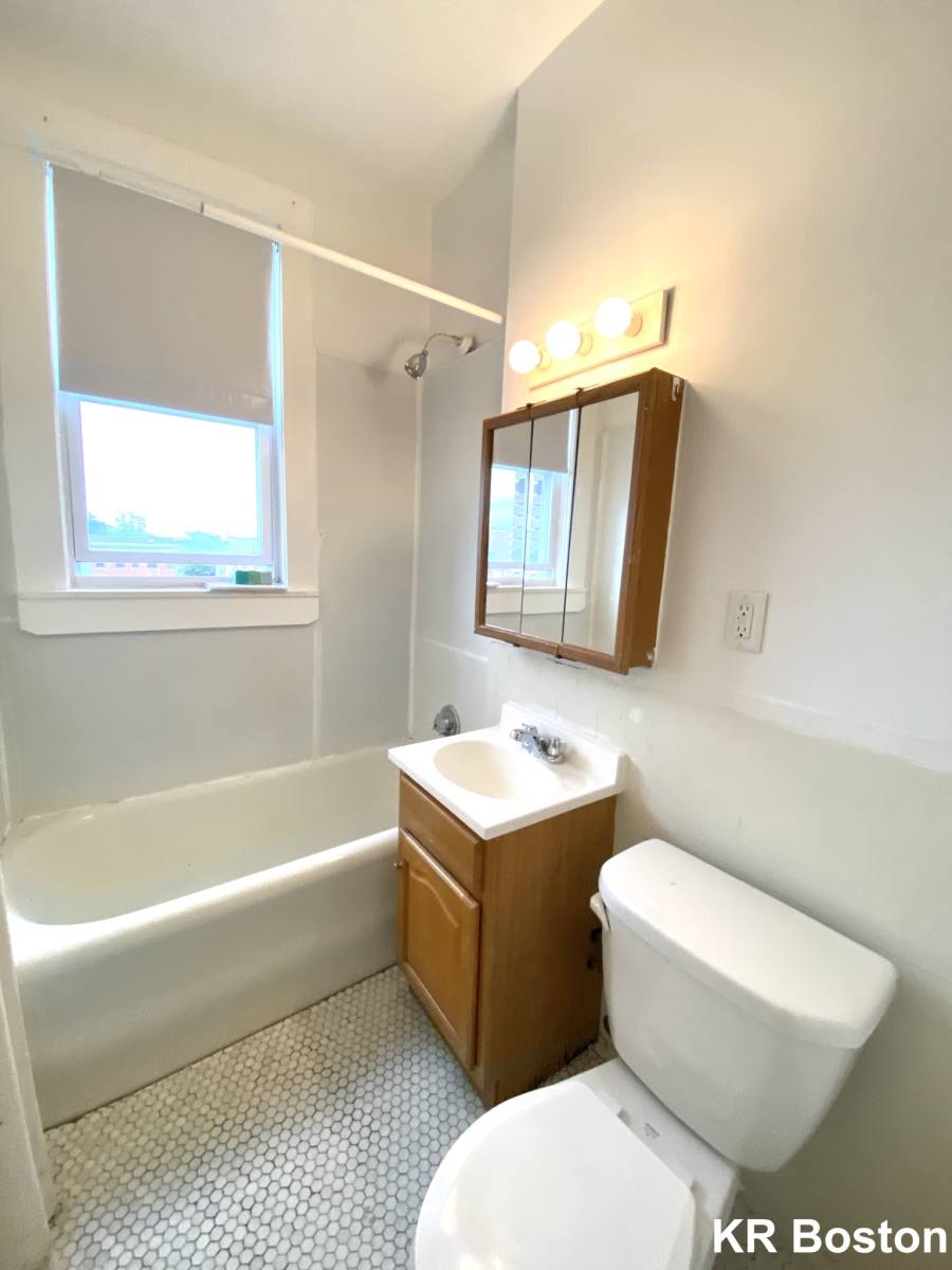 Apartment for rent at 1626 Commonwealth Ave #8, Brighton, MA 02135