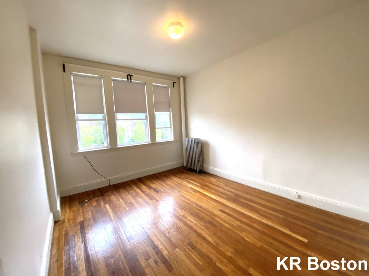 Apartment for rent at 1626 Commonwealth Ave #8, Brighton, MA 02135