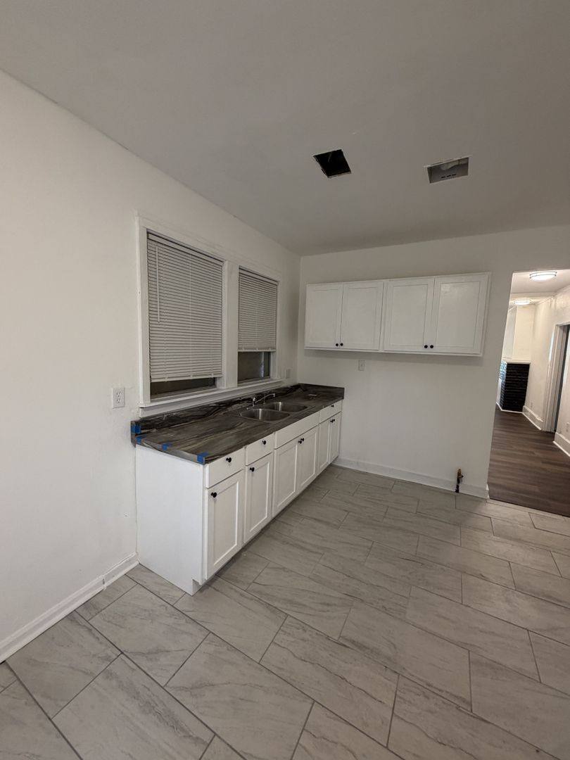 House for rent at 625 N Hollywood St, Memphis, TN 38112