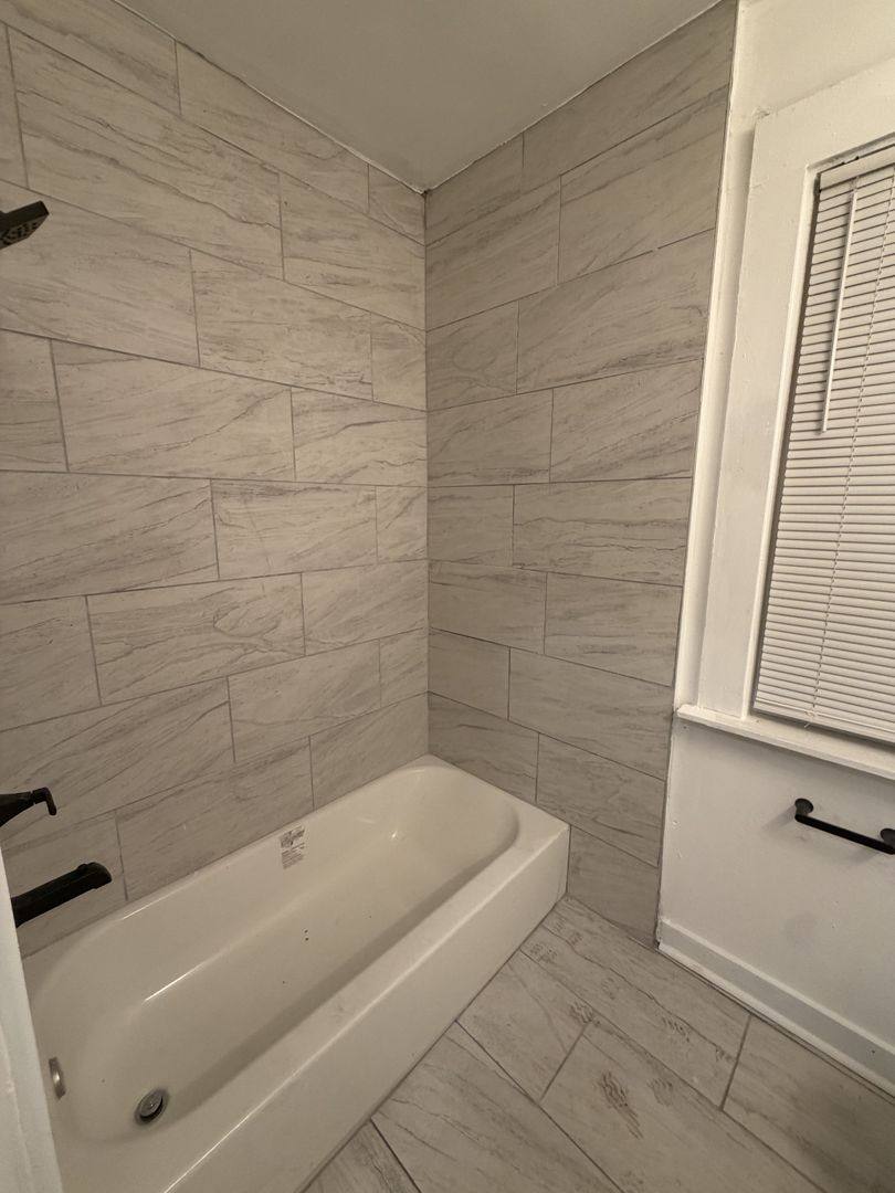 House for rent at 625 N Hollywood St, Memphis, TN 38112
