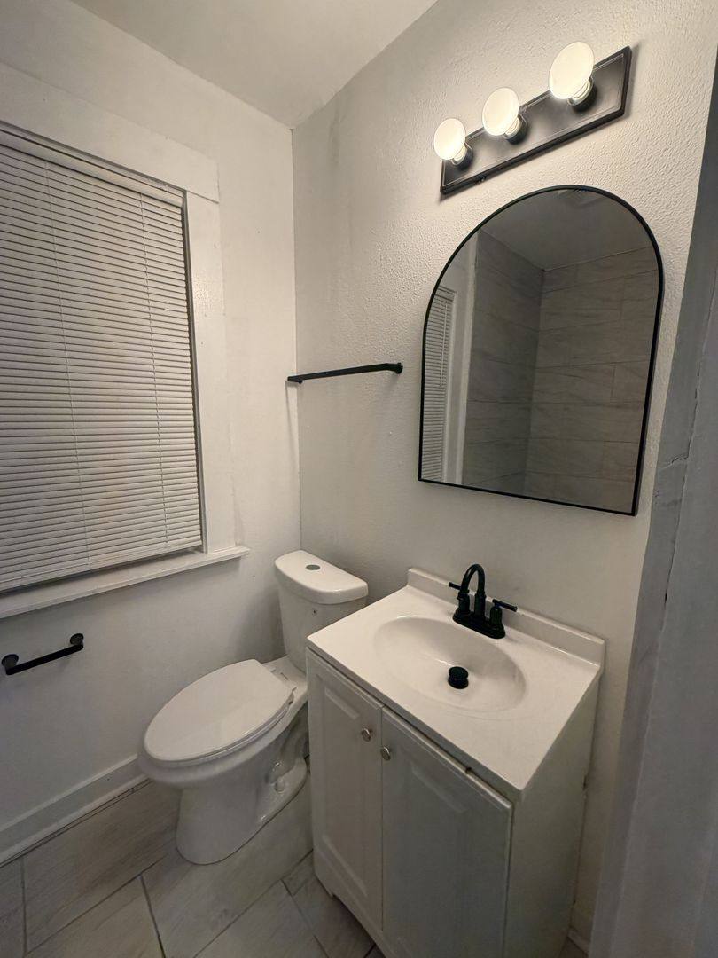 House for rent at 625 N Hollywood St, Memphis, TN 38112
