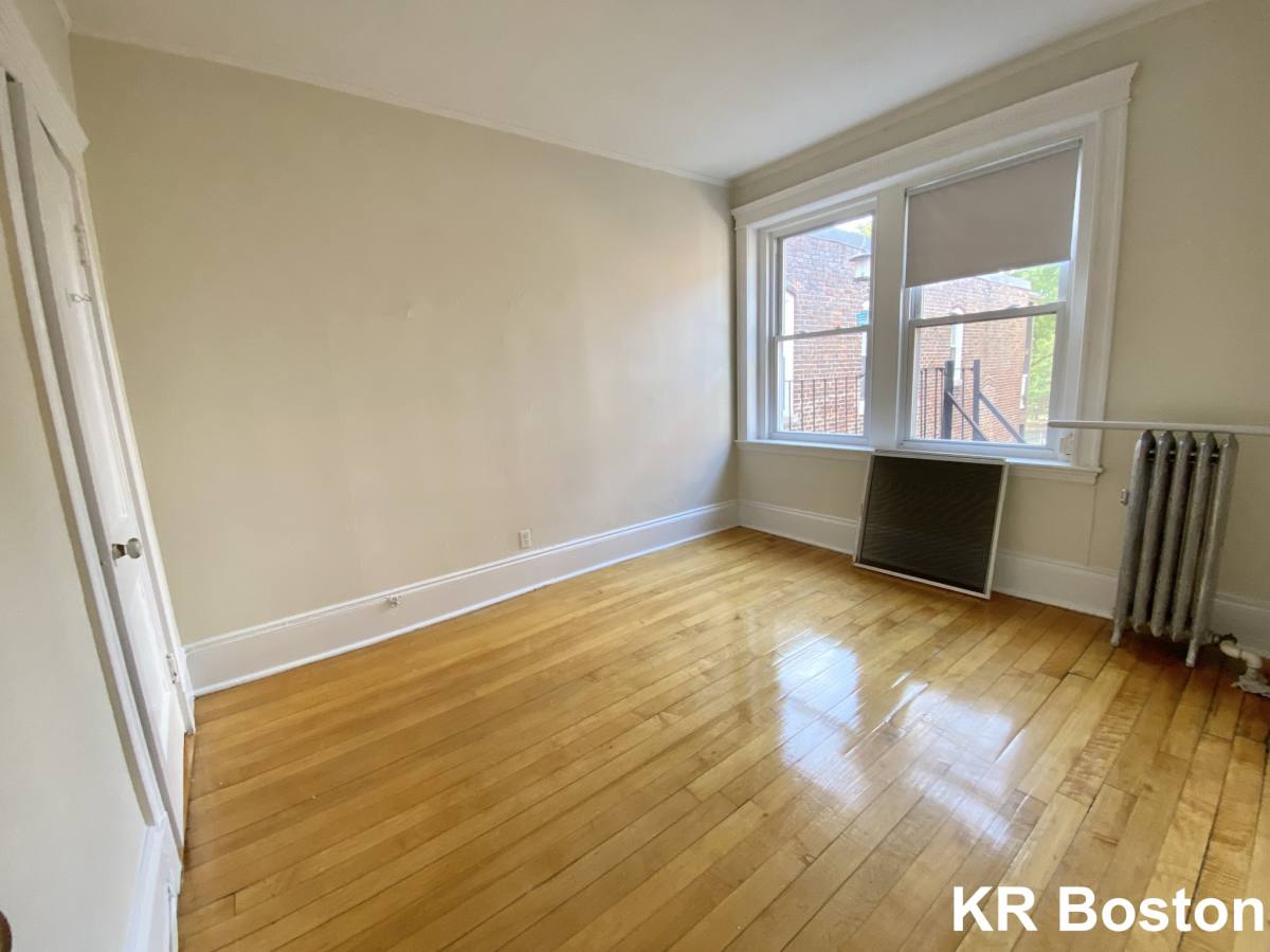 Apartment for rent at 1822 Beacon St #7, Brookline, MA 02445