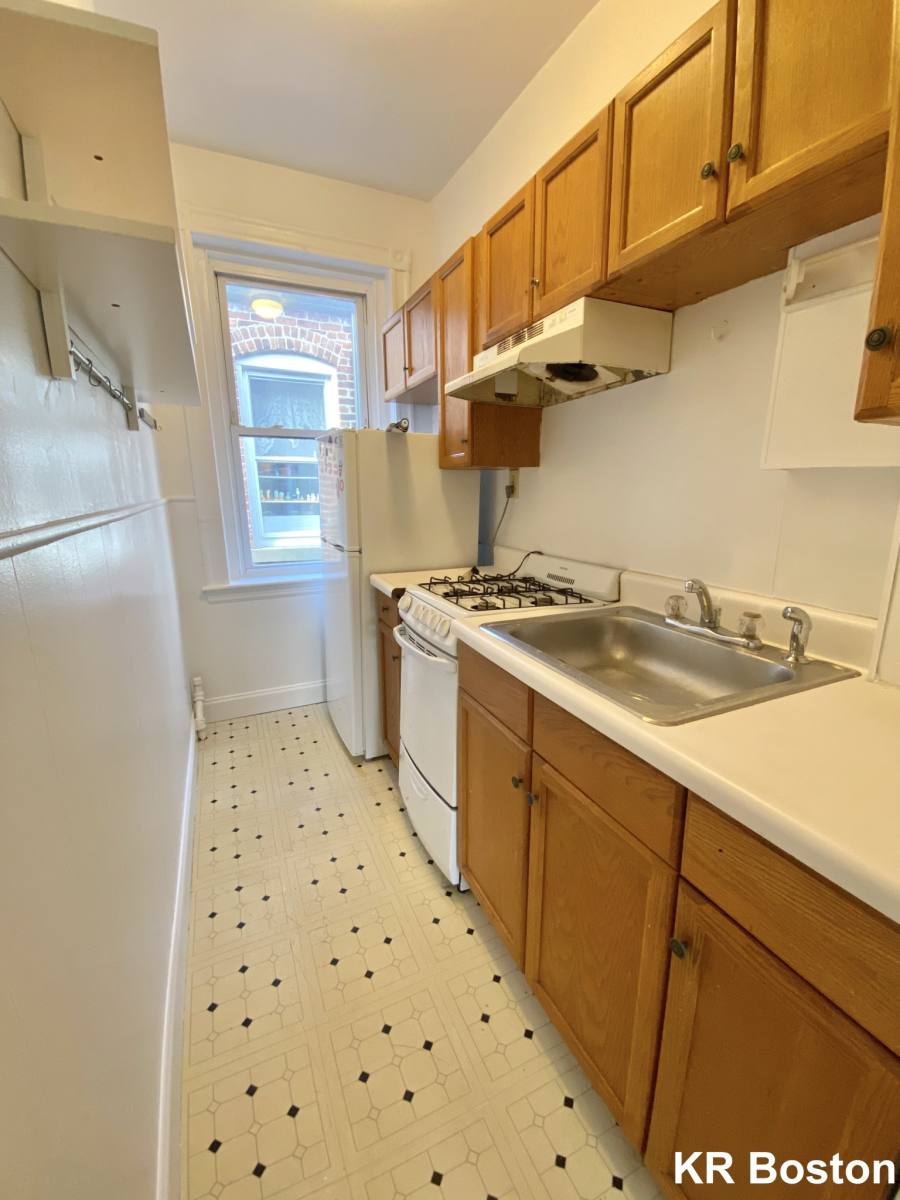 Apartment for rent at 1822 Beacon St #7, Brookline, MA 02445