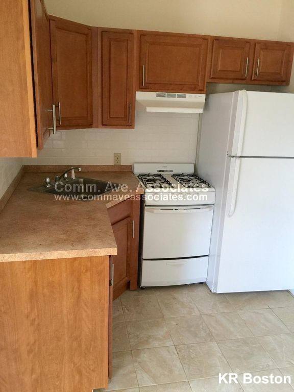Apartment for rent at 19 Brighton Ave #B, Allston, MA 02134