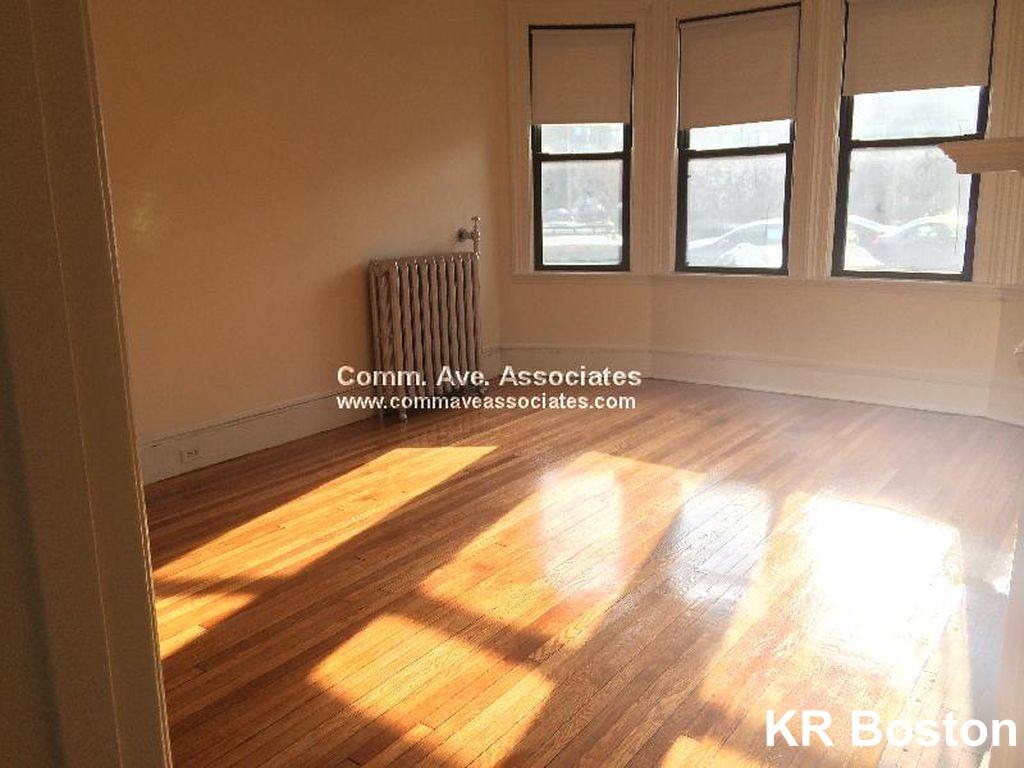 Apartment for rent at 19 Brighton Ave #B, Allston, MA 02134