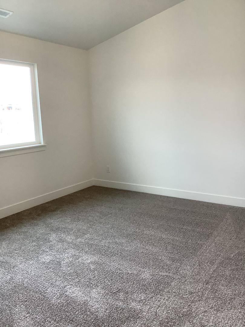 Townhouse for rent at 941 N Portman Way, Saratoga Springs, UT 84045