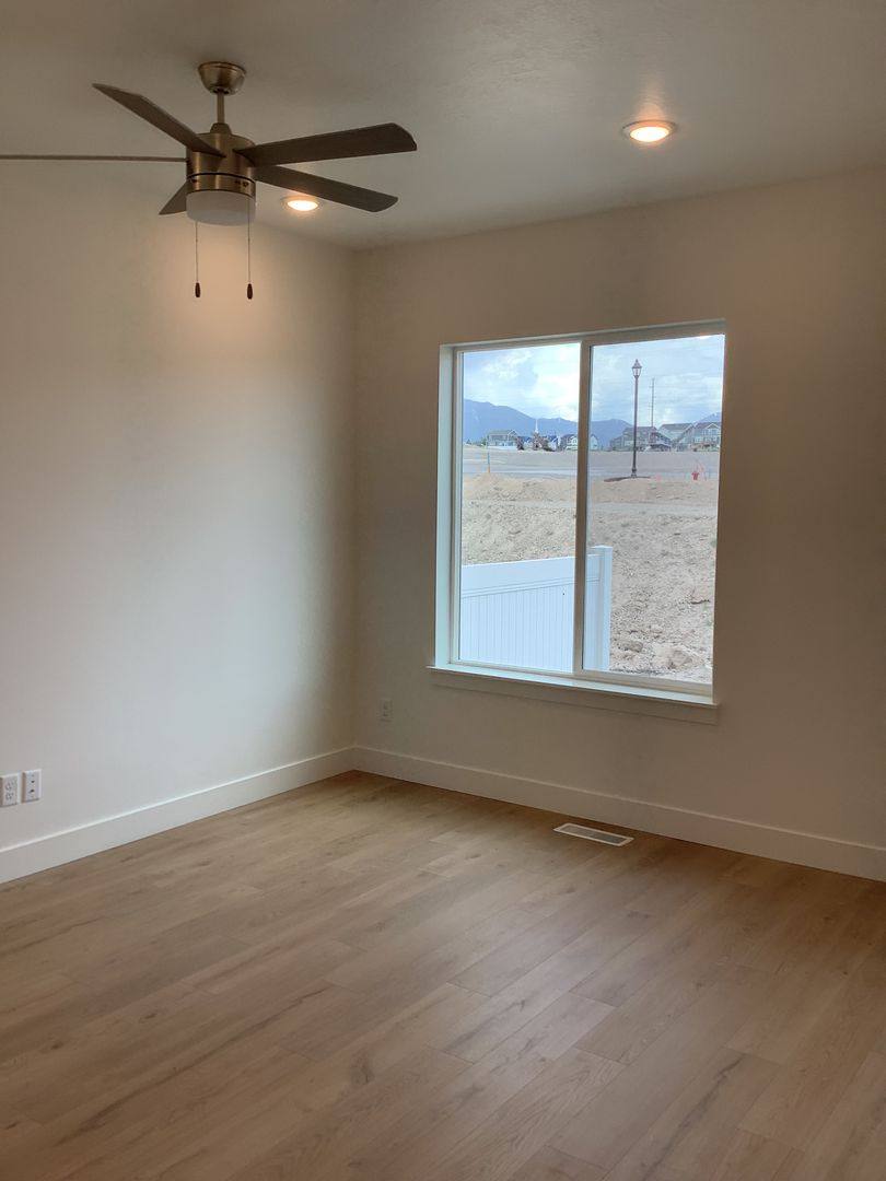 Townhouse for rent at 941 N Portman Way, Saratoga Springs, UT 84045