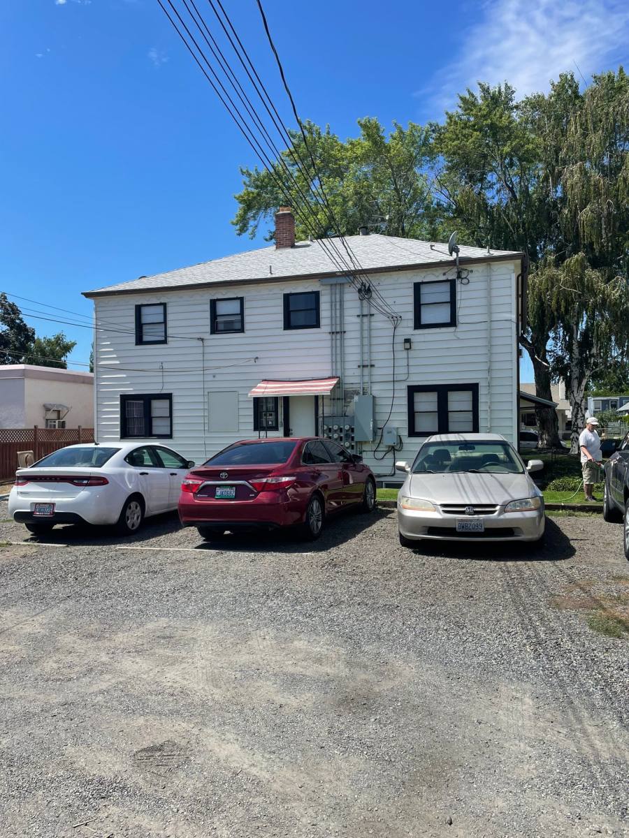 Apartment for rent at 207 S 9th Ave, Yakima, WA 98902