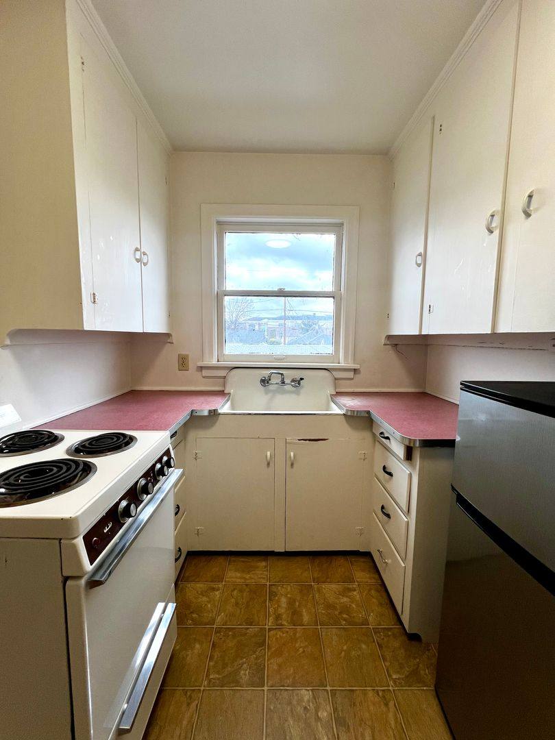 Apartment for rent at 207 S 9th Ave, Yakima, WA 98902