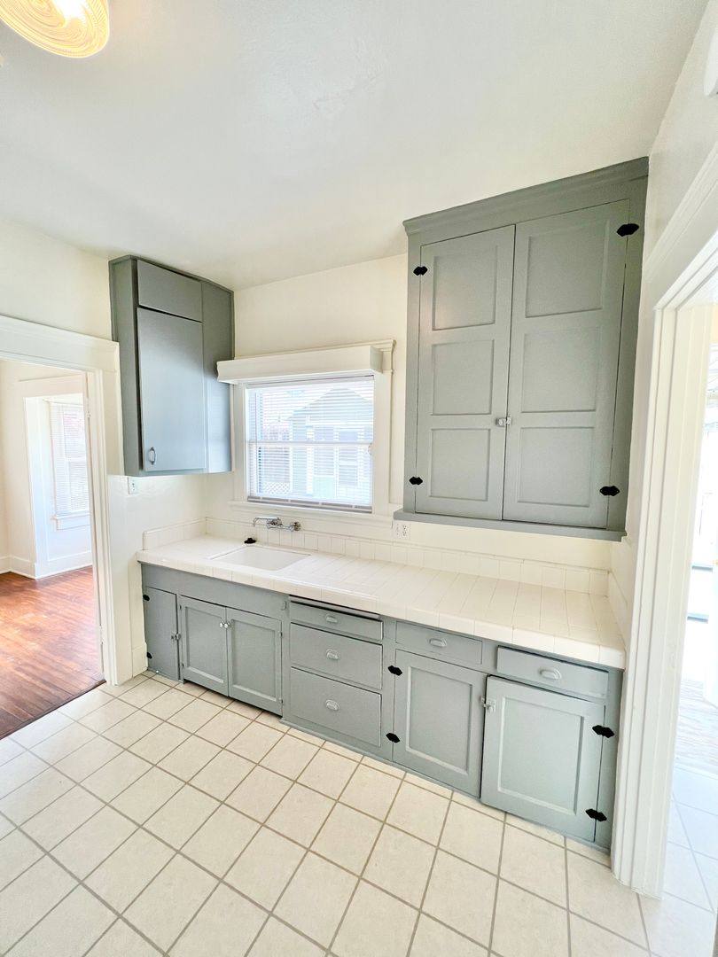 Apartment for rent at 2016-2020 E 3rd St, Long Beach, CA 90814