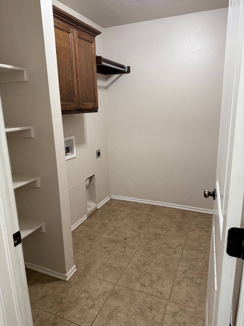 House for rent at 11600 SW 9th St, Yukon, OK 73099
