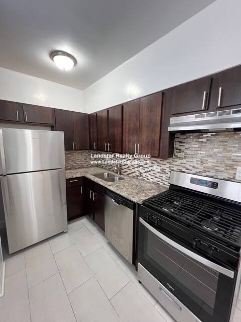 Apartment for rent at 1303 Elmwood #101, Evanston, IL 60201