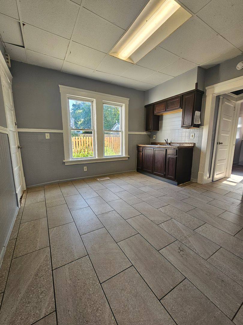 Apartment for rent at 3355 W 43rd St, Cleveland, OH 44109