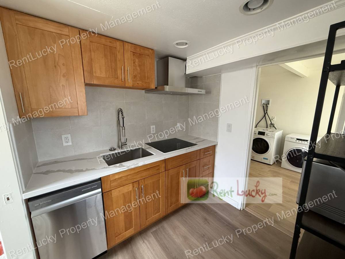 Apartment for rent at 12835 NE 104th St #B, Kirkland, WA 98033