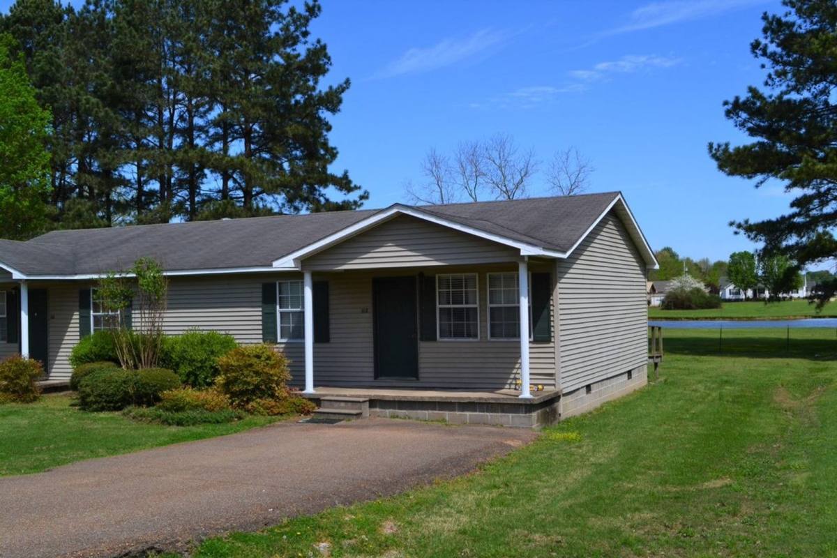 Apartment for rent at 110 112 Ivie Circle, Martin, TN 38237