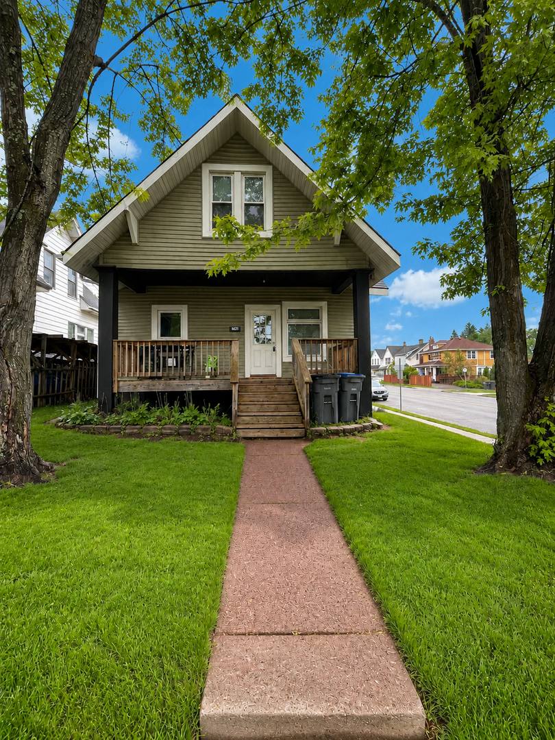 Apartment for rent at 902 N 11th Ave E, Duluth, MN 55805