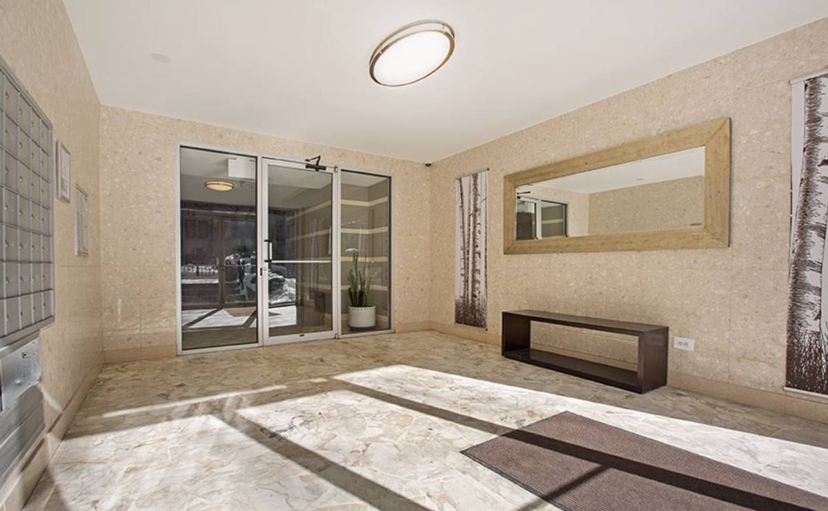 Apartment for rent at 640 W Sheridan Rd #640314, Chicago, IL 60613