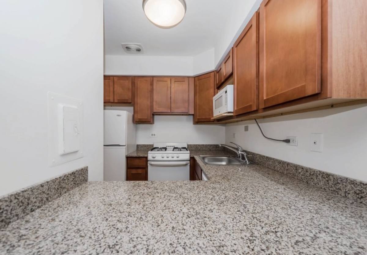Apartment for rent at 640 W Sheridan Rd #640314, Chicago, IL 60613