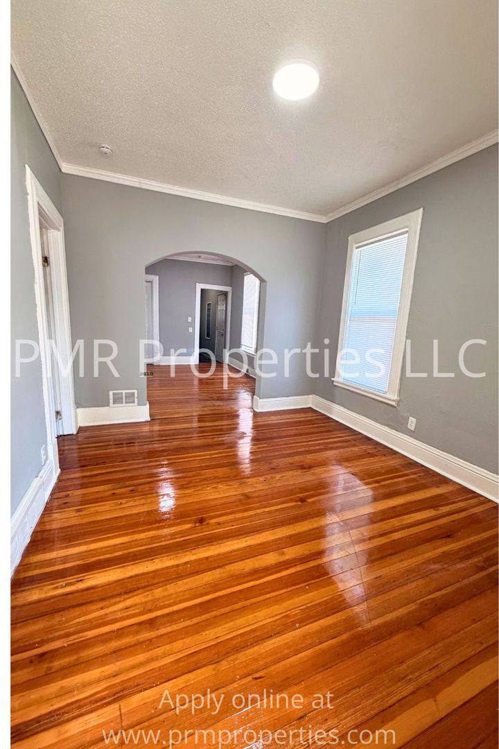 House for rent at 5922 N 28th Ave, Omaha, NE 68111