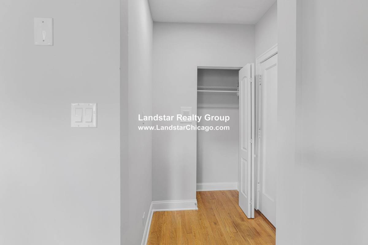 Apartment for rent at 1525 W Estes Ave #B5, Chicago, IL 60626