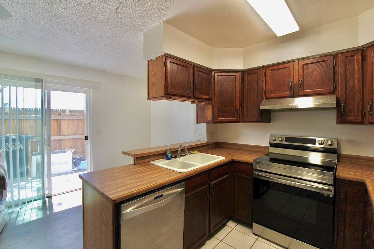 Townhouse for rent at 1811 S Quebec Way #36, Denver, CO 80231