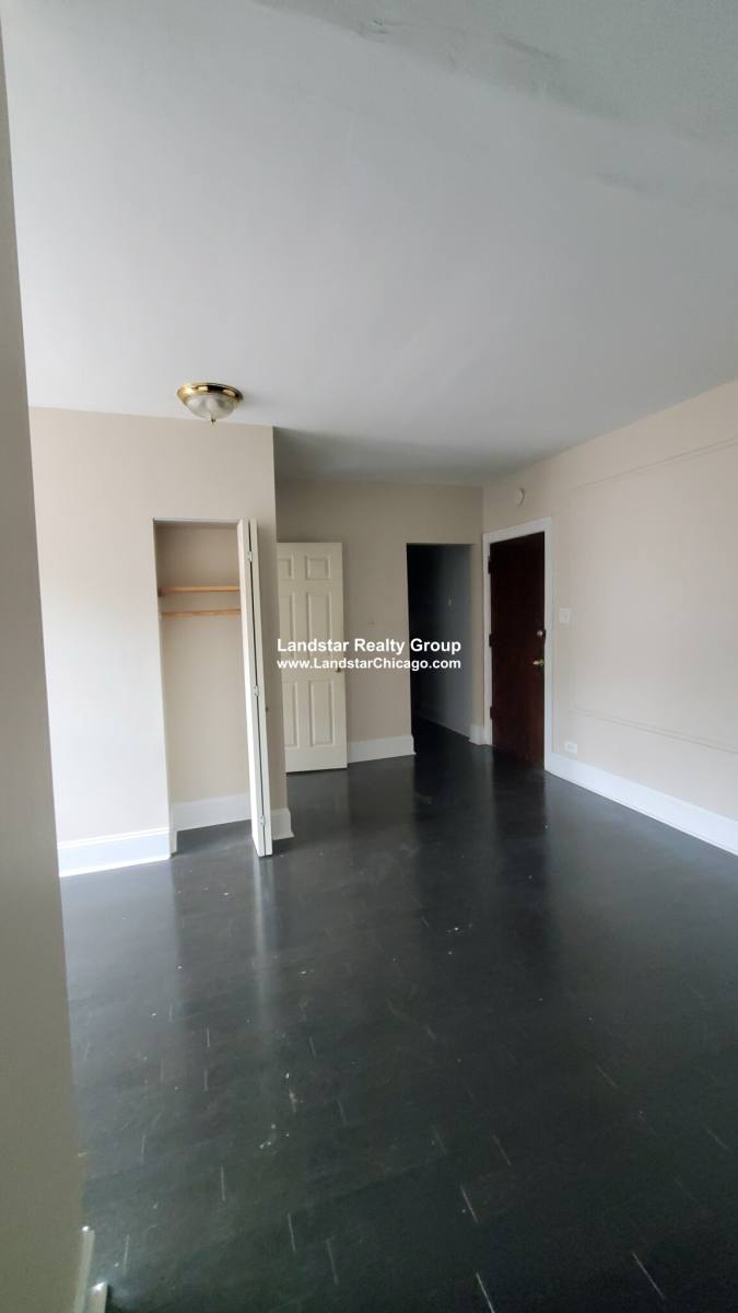 Apartment for rent at 1333 W Birchwood Ave #304, Chicago, IL 60626