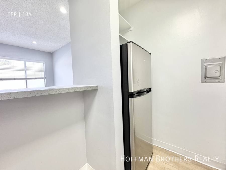 Apartment for rent at 12309 Burbank Blvd #6, Valley Village, CA 91607