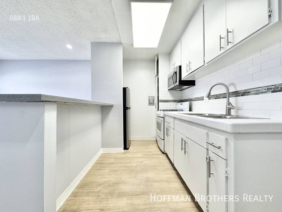 Apartment for rent at 12309 Burbank Blvd #6, Valley Village, CA 91607