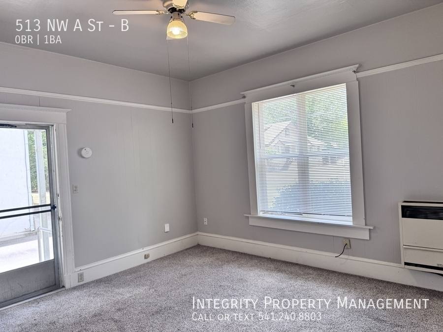 Apartment for rent at 513 NW A St #B, Grants Pass, OR 97526
