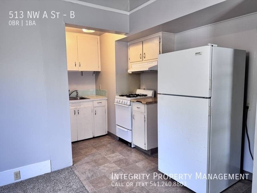 Apartment for rent at 513 NW A St #B, Grants Pass, OR 97526