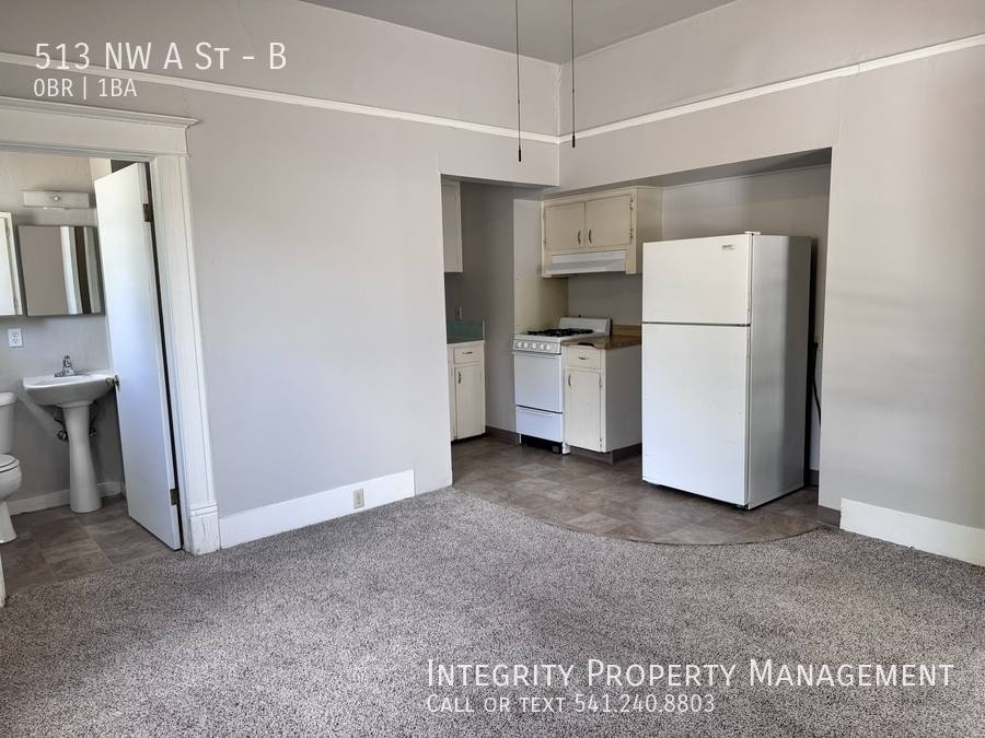 Apartment for rent at 513 NW A St #B, Grants Pass, OR 97526