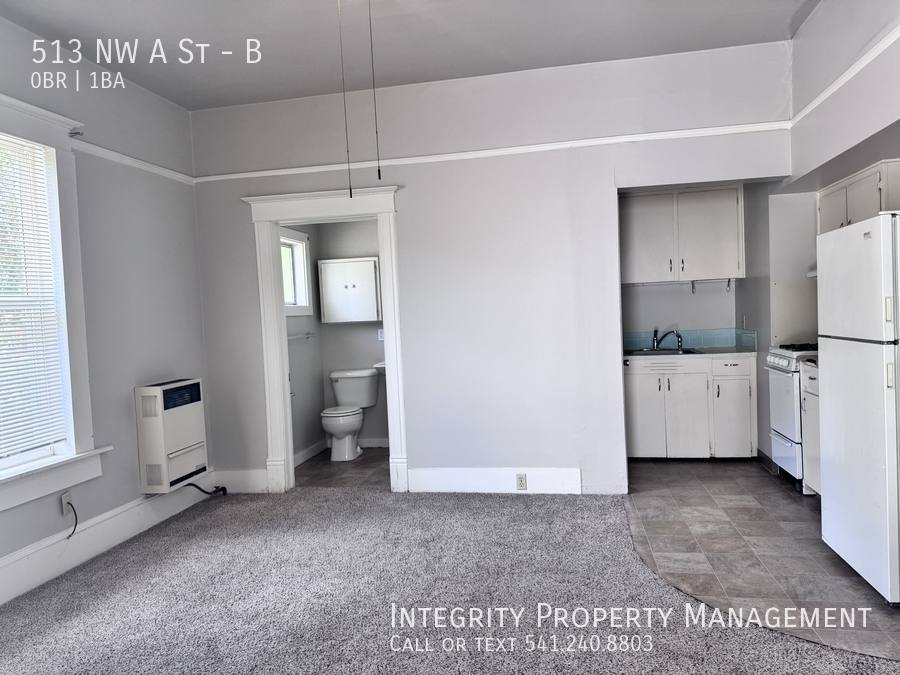 Apartment for rent at 513 NW A St #B, Grants Pass, OR 97526