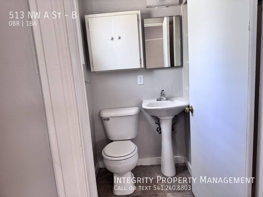 Apartment for rent at 513 NW A St #B, Grants Pass, OR 97526
