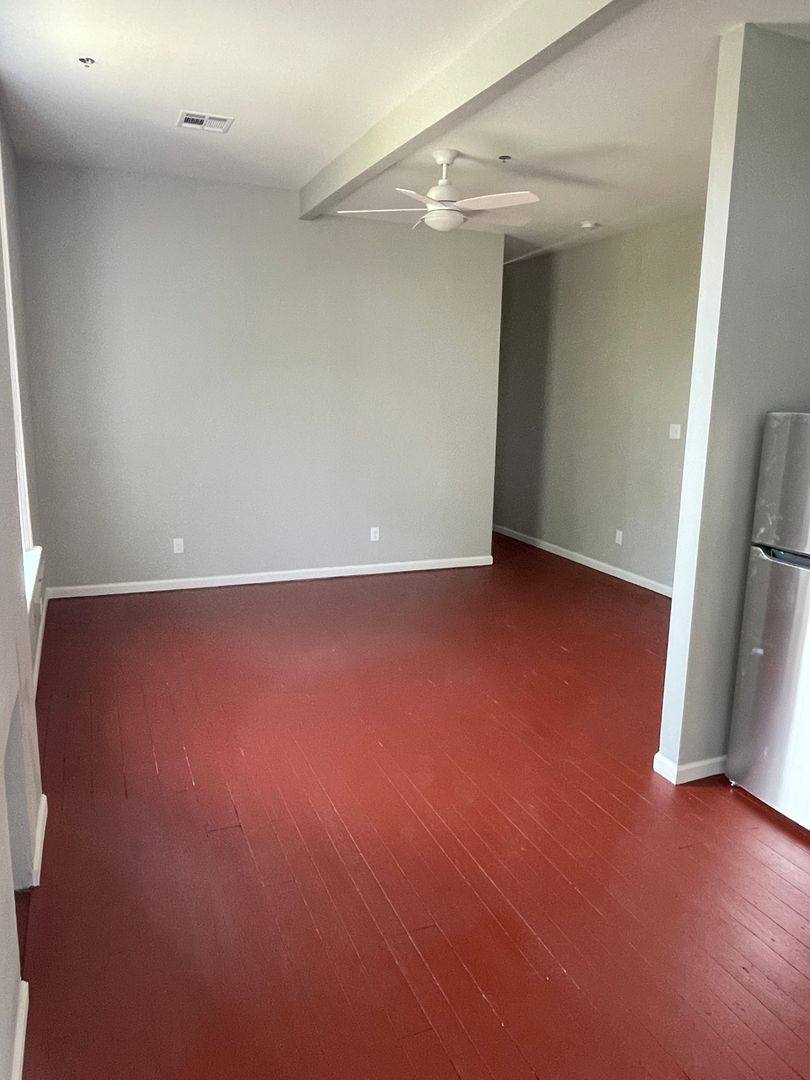 Apartment for rent at 2103-05 Baronne St, New Orleans, LA 70113