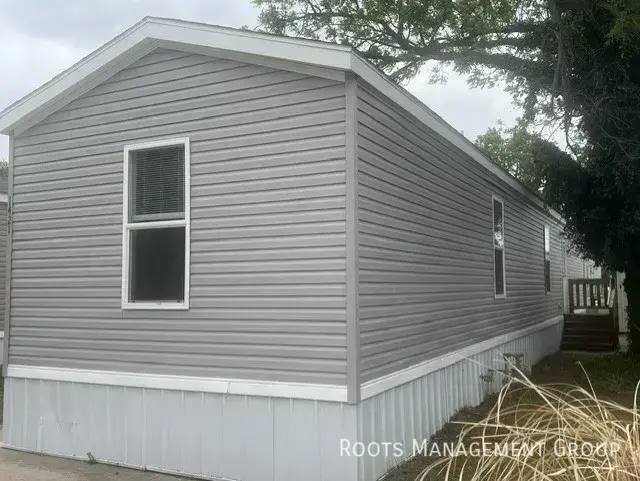 Apartment for rent at 1421 Winona St #1421WN, Salina, KS 67401