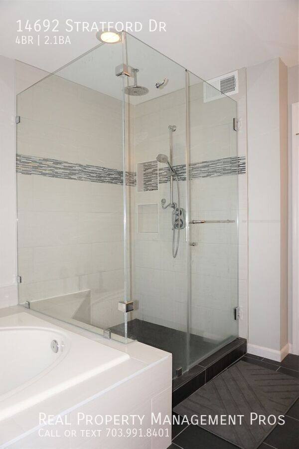 House for rent at 14692 Stratford Dr, Woodbridge, VA 22193