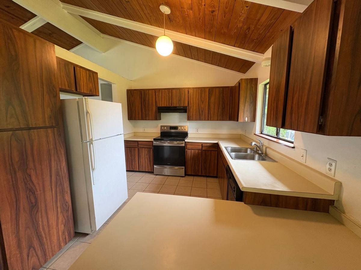 Townhouse for rent at 15-1669 24th Ave, Keaau, HI 96749
