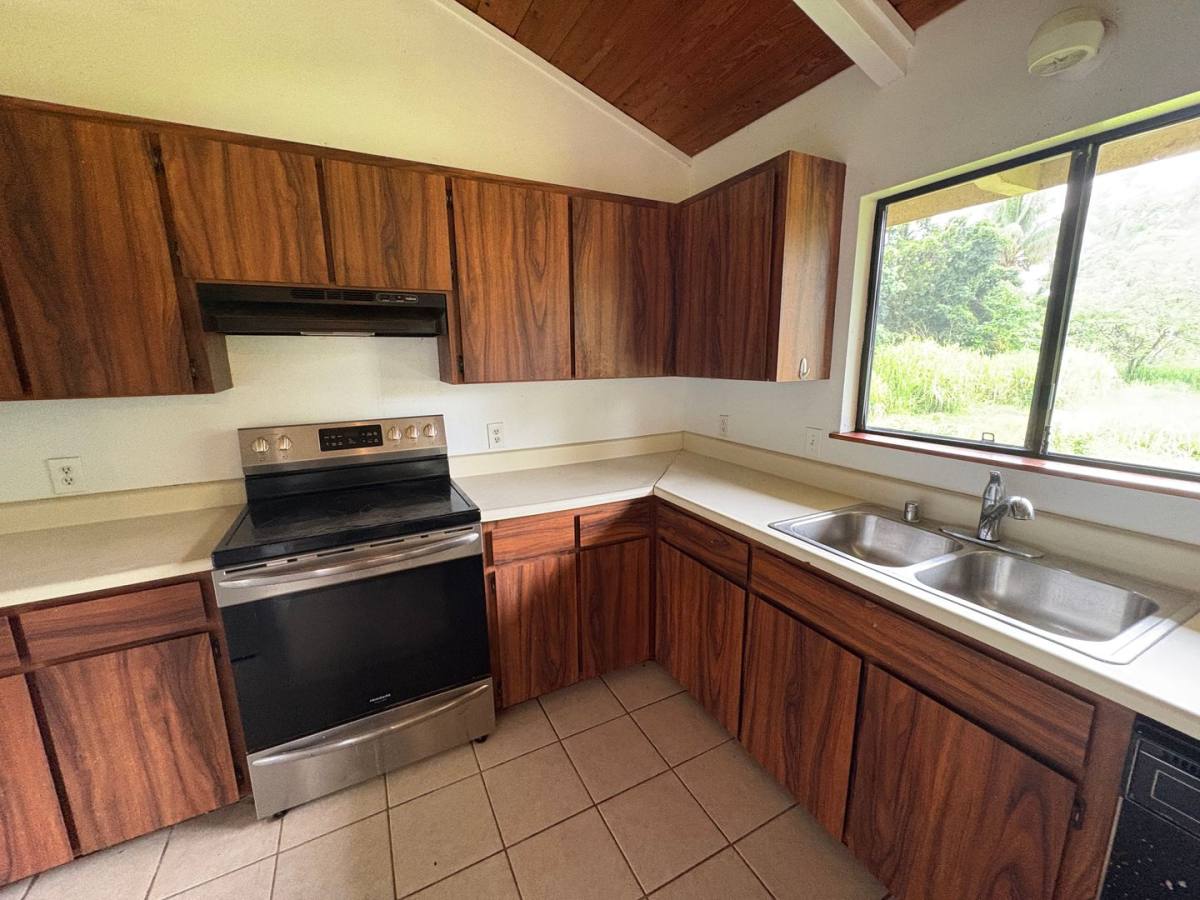 Townhouse for rent at 15-1669 24th Ave, Keaau, HI 96749