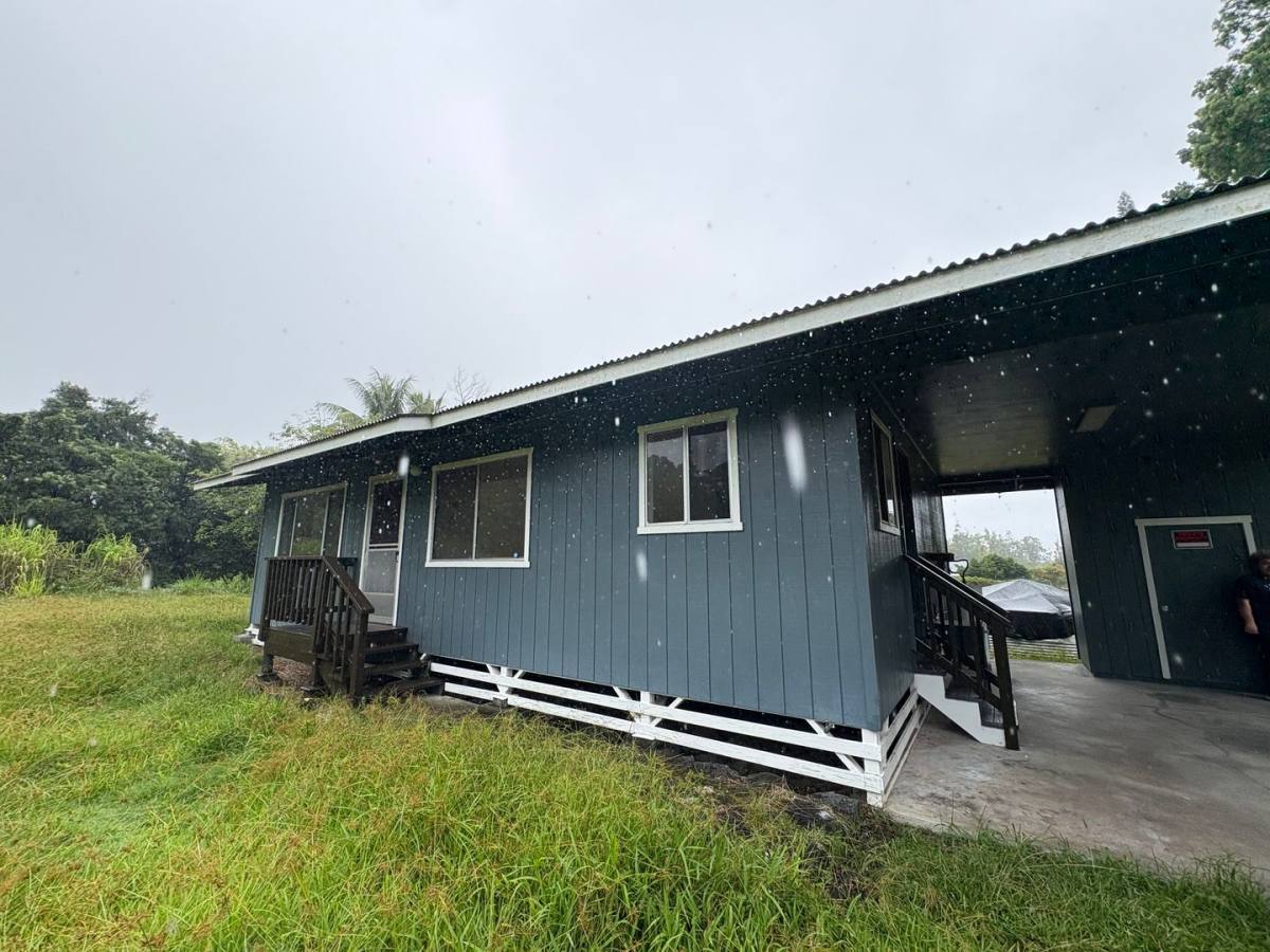 Townhouse for rent at 15-1669 24th Ave, Keaau, HI 96749