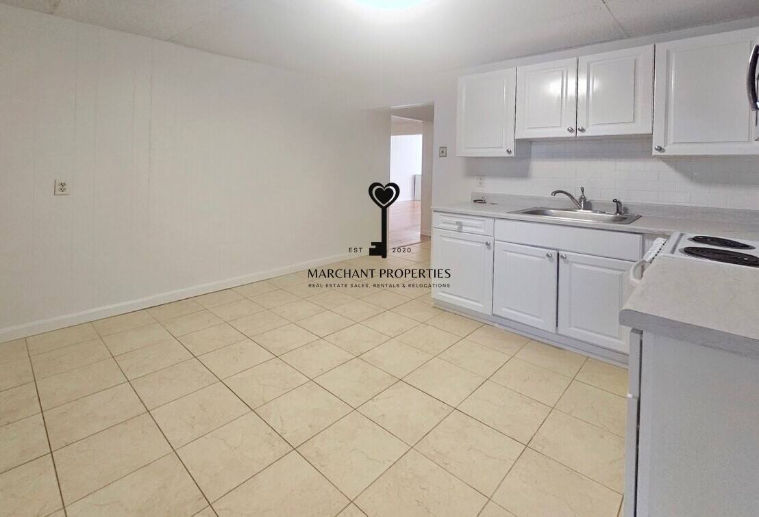 Apartment for rent at 17 Green St #1, Brookline, MA 02446