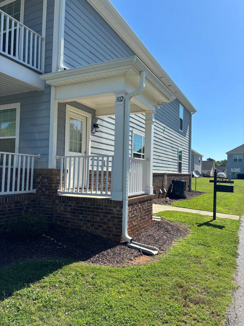 Townhouse for rent at 302 Royal View, Anderson, SC 29624