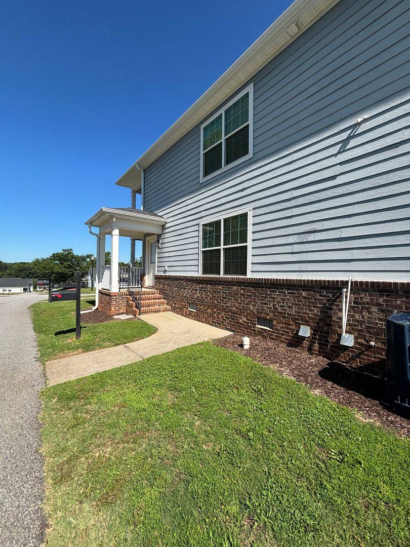 Townhouse for rent at 302 Royal View, Anderson, SC 29624
