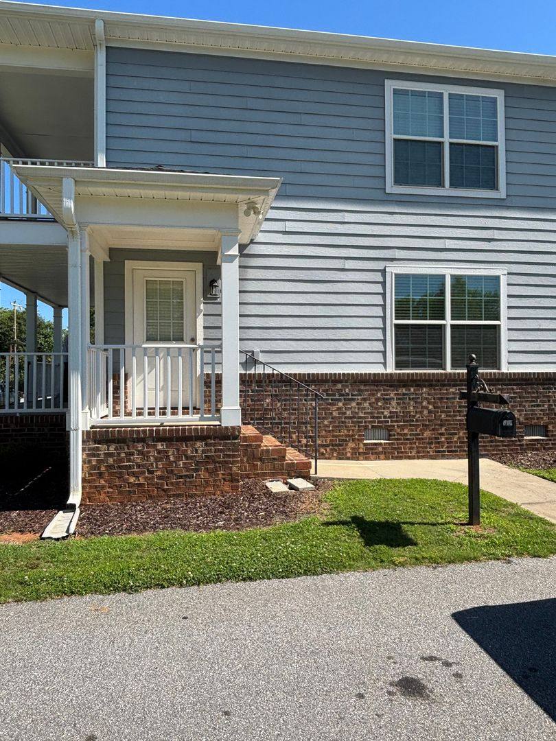 Townhouse for rent at 302 Royal View, Anderson, SC 29624