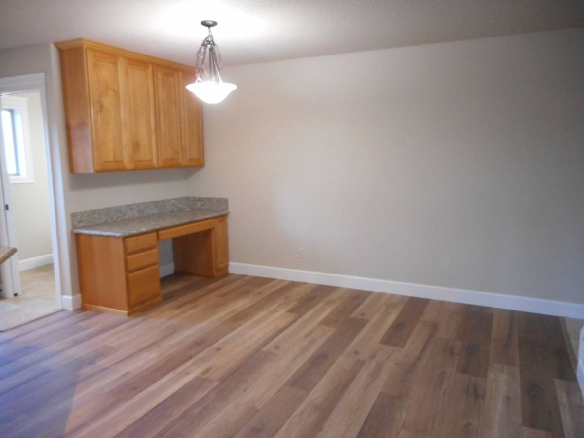 Townhouse for rent at 1555 Dolores Way SE, Albany, OR 97322