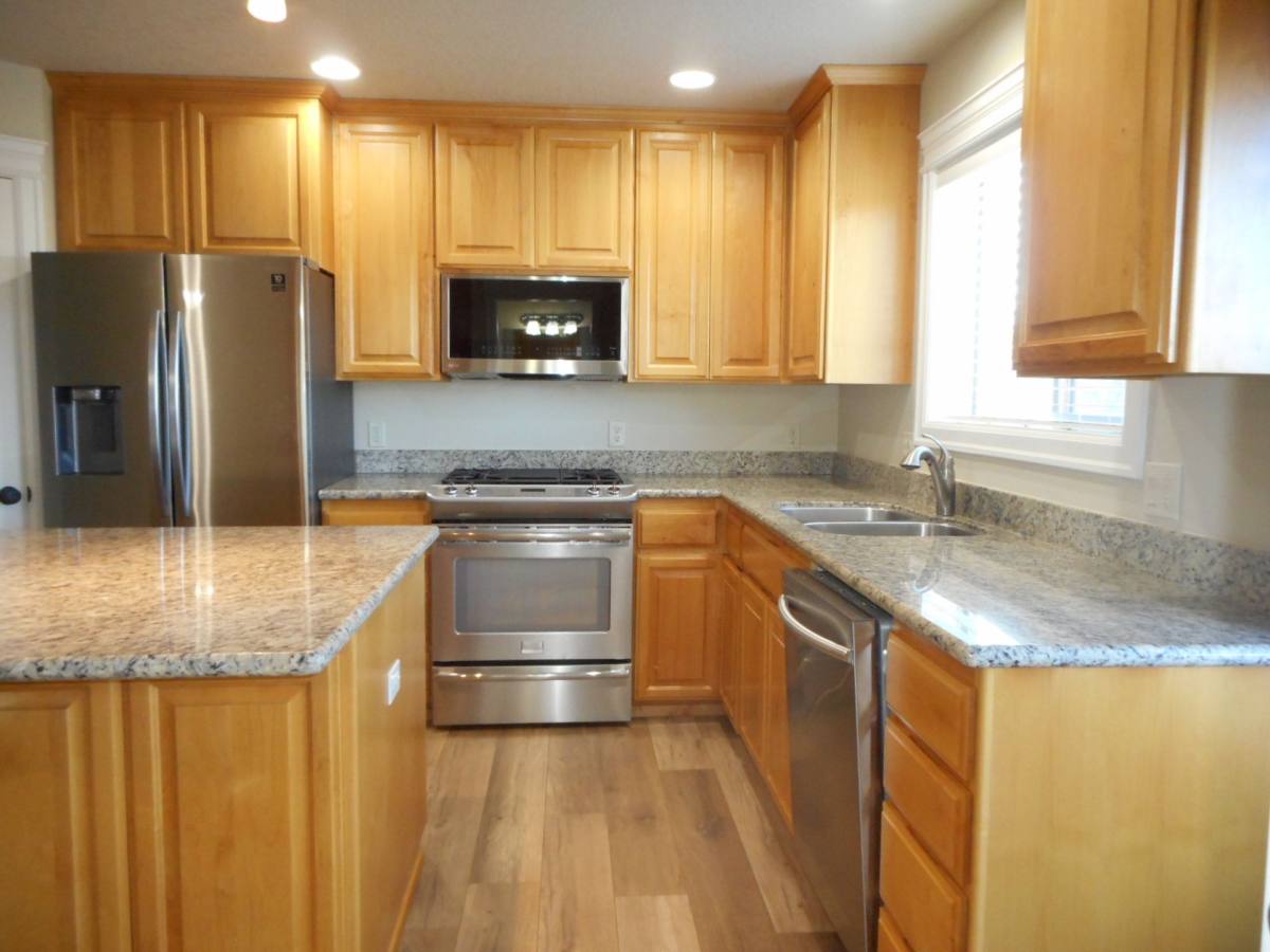 Townhouse for rent at 1555 Dolores Way SE, Albany, OR 97322