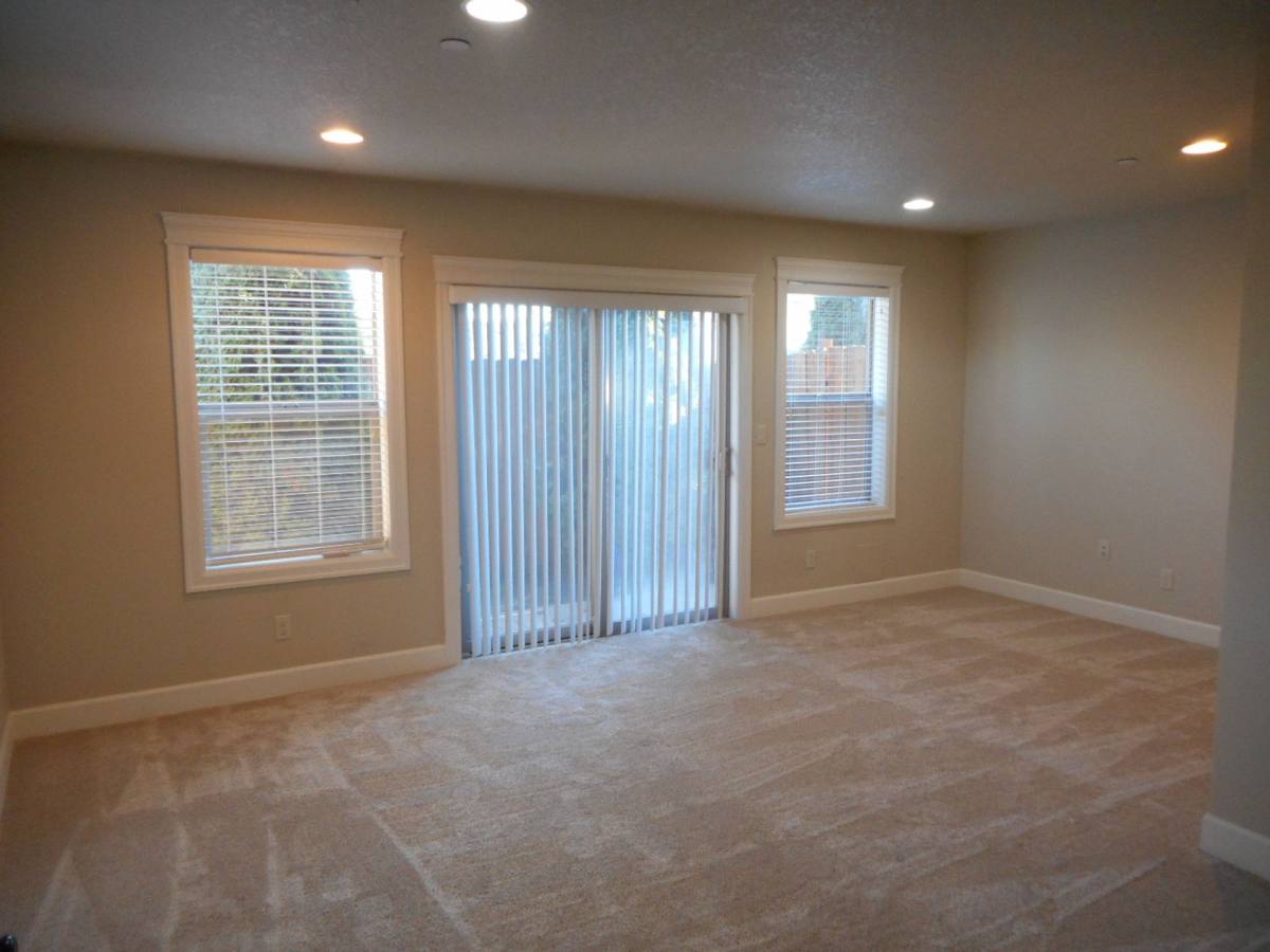 Townhouse for rent at 1555 Dolores Way SE, Albany, OR 97322