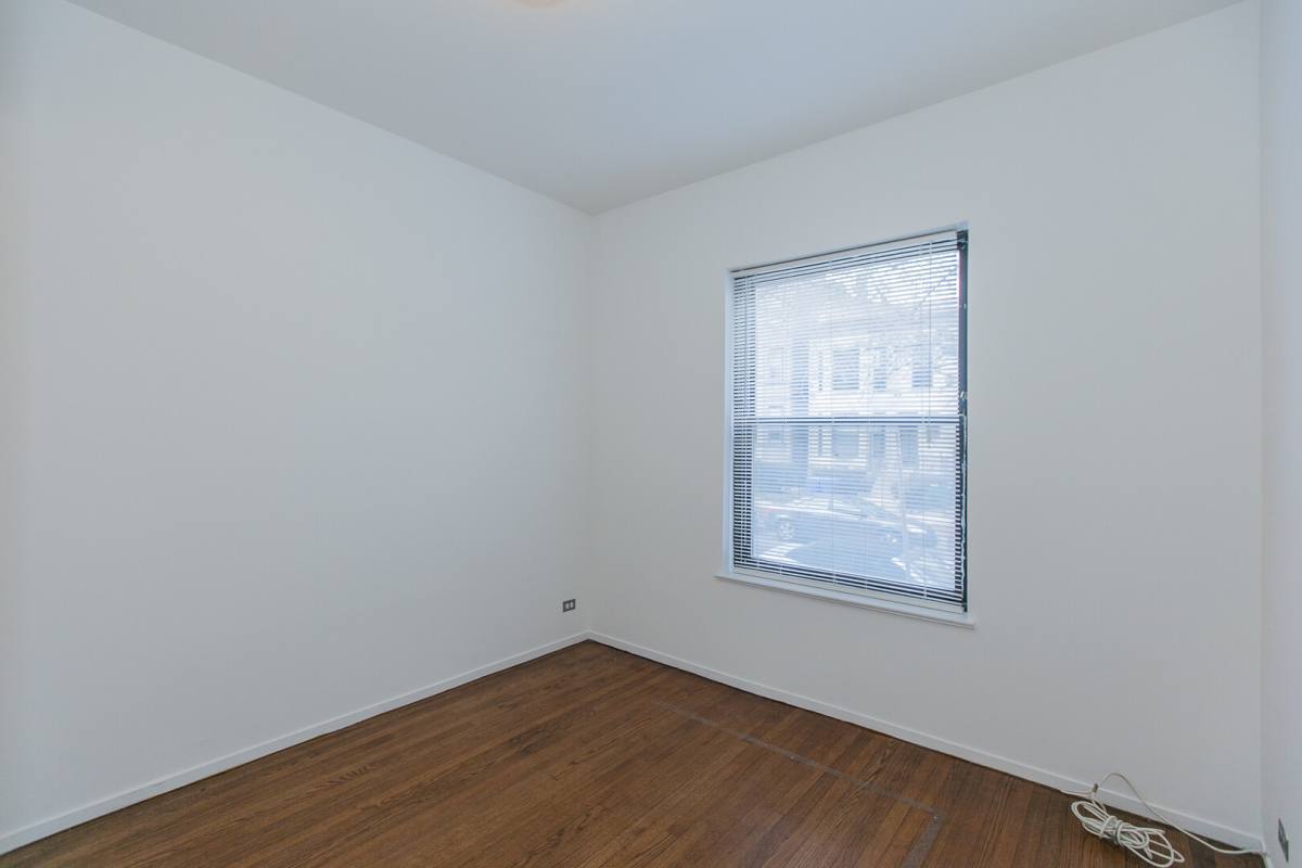 Apartment for rent at 727 W Cornelia #1, Chicago, IL 60657